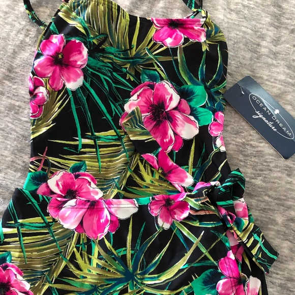 Magnificent bathing suit - Picture 2 of 6